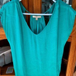 Skies Are Blue Gena Cut Out Top